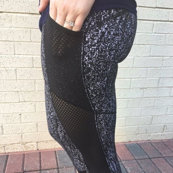 Lululemon Fit Physique Crop (19") - Picture 5 of 5